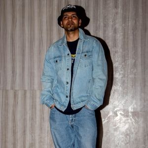 Meet your Posher, Antony